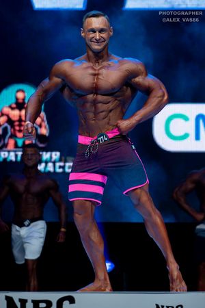 MEN'S PHYSIQUE 174